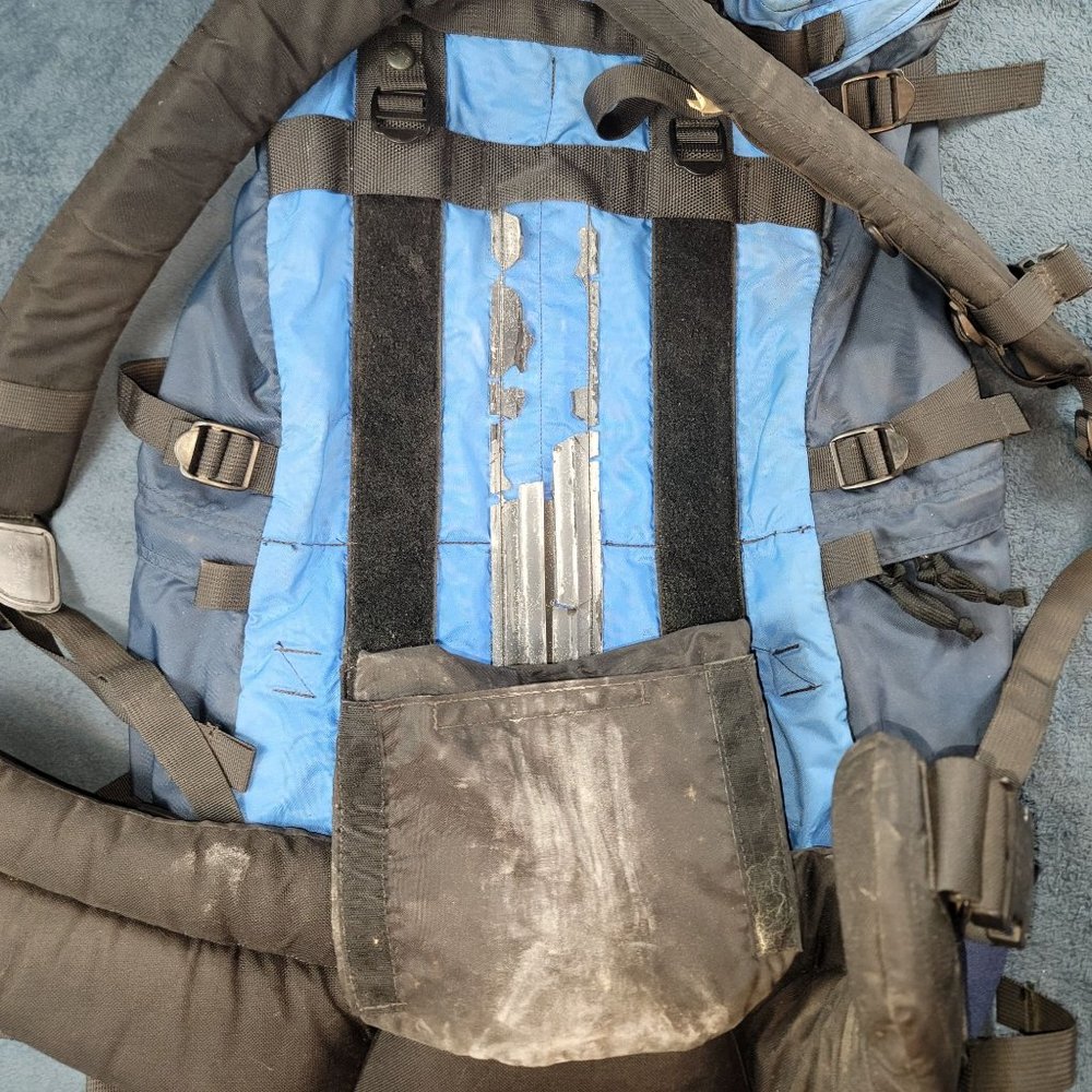 Lowe Alpine Systems Trek Small Mountaineering Bac… - image 4